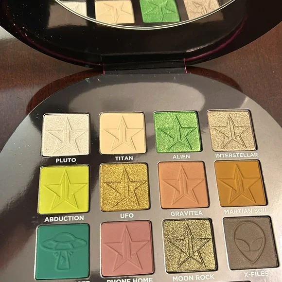 Jeffree Star Alien Palette - Picture 5 of 8